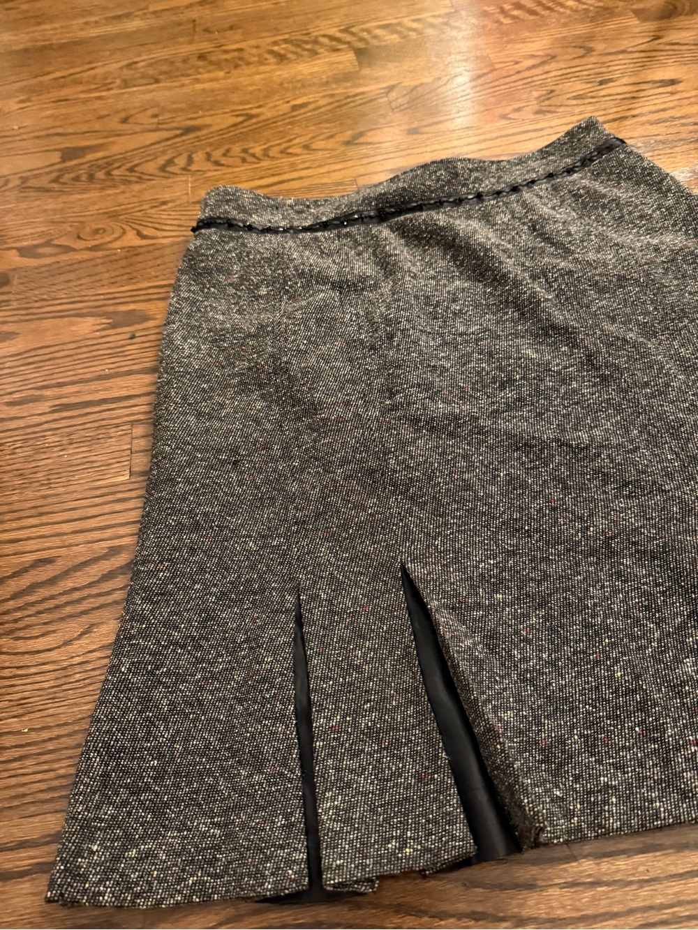 Y2K Style Skirt w/ beaded waist detail